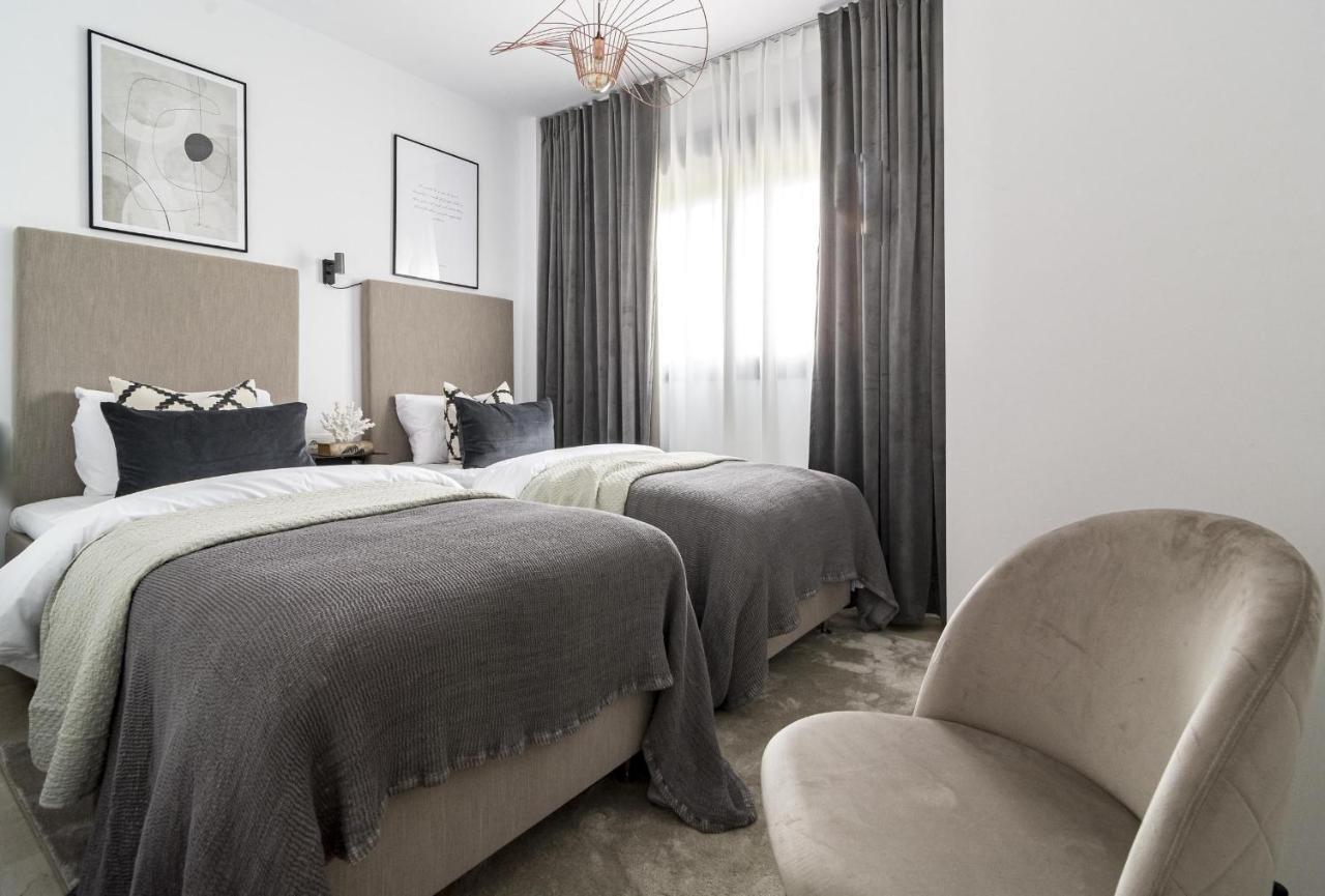 Djc - Modern 2 Bedroom Apartment Close To Beach Casares Bagian luar foto