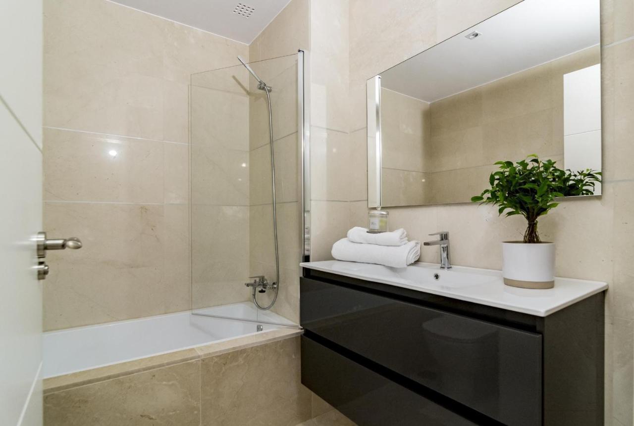 Djc - Modern 2 Bedroom Apartment Close To Beach Casares Bagian luar foto
