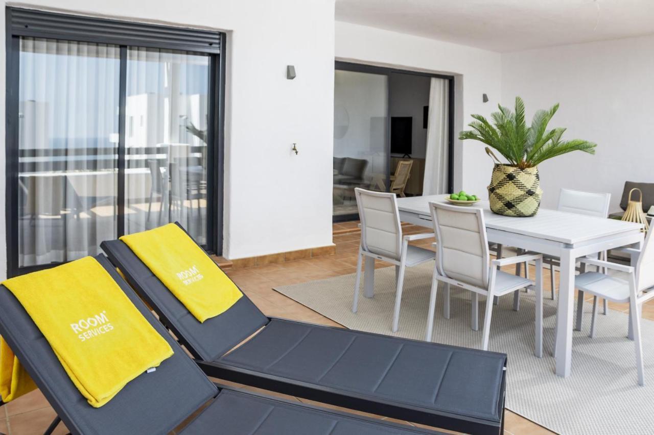 Djc - Modern 2 Bedroom Apartment Close To Beach Casares Bagian luar foto